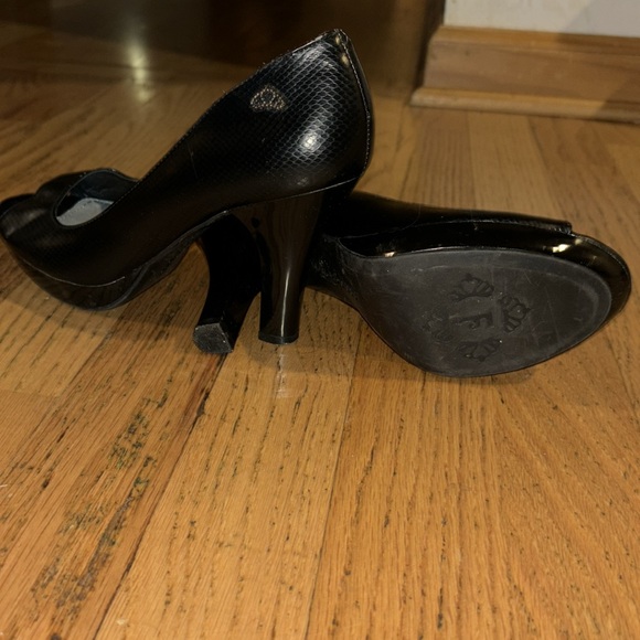 Fergalicious Women's Gem Black Patent All Man Open Toe Heel Pump Shoe 8.5 - Picture 7 of 12